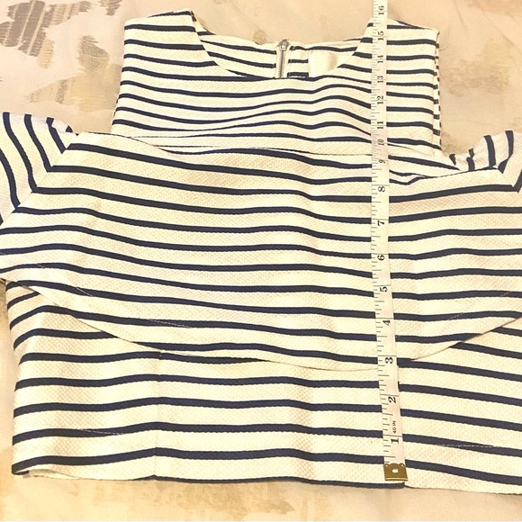 White and blue striped ruffled crop top top size XS by J.O.A - Picture 6 of 8